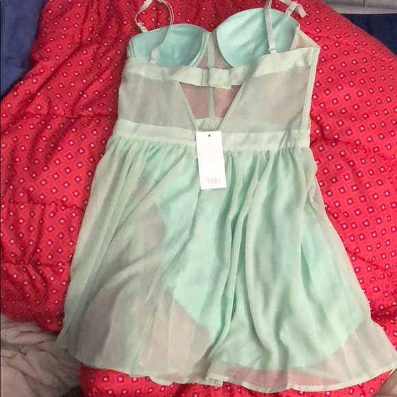 Tobi Mint Dress - Picture 2 of 3